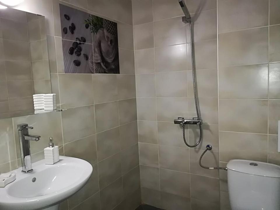 Astoria Aparthotel Hisarya Exterior photo